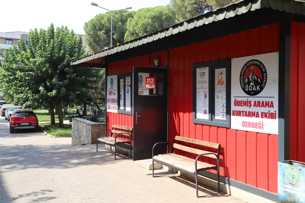 Ödemiş Belediyesi, olası afet durumlarına karşı daha hazırlıklı olmak amacıyla Arama Kurtarma Ekibi’ni oluşturdu. 