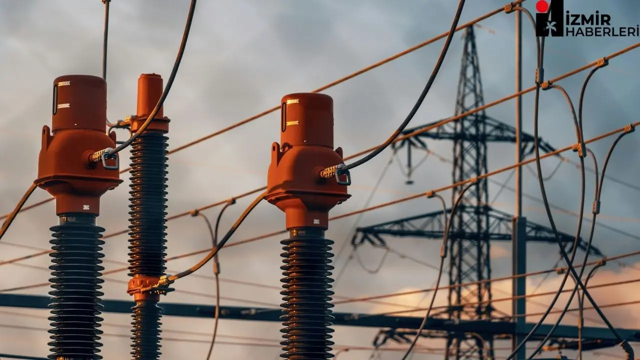 21 Ağustos 2025'te İzmir'de planlı elektrik kesintileri uygulanacak. Kesintilerin, enerji altyapısında yapılan bakım çalışmaları nedeniyle gerçekleştirileceği belirtildi. Vatandaşların enerji ihtiyacını önceden planlaması öneriliyor.