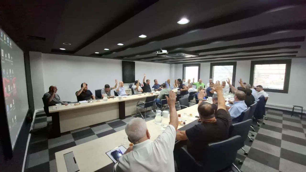 Ulukent Sanayicileri Derneği’nin (USAD) Olağan Genel Kurulu yapıldı. Mevcut Başkan Mehmet Ömer Telcioğlu ve yönetimi, tek liste ile girdikleri seçimde yeniden oy birliğiyle seçildi. Genel Kurul’da bir konuşma yapan USAD Yönetim Kurulu Başkanı Telcioğlu, “Sanayicilerin dayanacak gücü kalmadı” diyerek destek çağrısında bulundu.