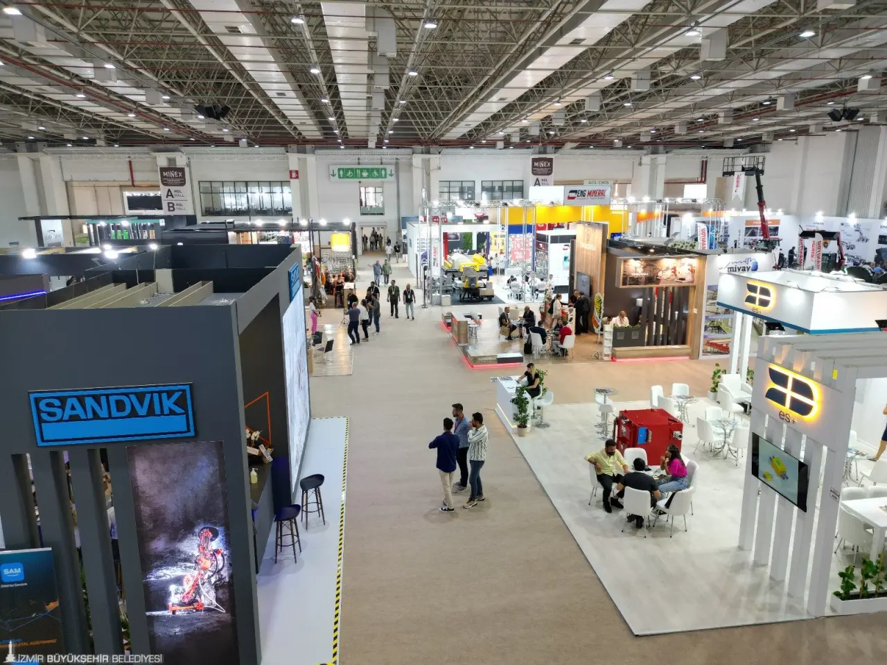 İzmir Büyükşehir Belediyesi ev sahipliğinde İZFAŞ tarafından düzenlenen MINEX – 11. Uluslararası Madencilik, Doğal Kaynaklar ve Teknolojileri Fuarı, 3-6 Eylül 2025 tarihleri arasında Fuar İzmir’de yapılacak. Fuar ile eş zamanlı olarak, TMMOB Maden Mühendisleri Odası İzmir Şubesi tarafından organize edilen IMMAT 10. Uluslararası Maden Makineleri ve Teknolojileri Kongresi de düzenlenecek.