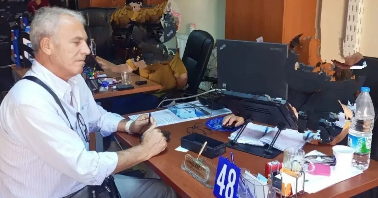 Emekli astsubaylar, yıllardır süregelen özlük hakları ve mesleki itibar kaybına dikkat çekmek amacıyla Türkiye genelinde eş zamanlı bir eylem gerçekleştirdi. 