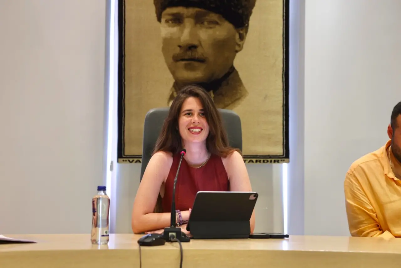 Çeşme Belediye Meclisi’nin 2025 yılı Eylül ayı olağan toplantısı, Çeşme Belediye Başkanı Lâl Denizli başkanlığında gerçekleştirildi.