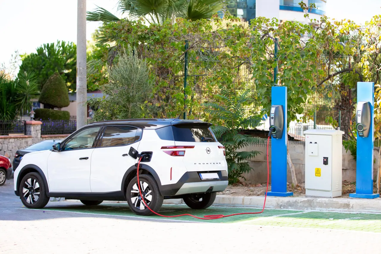 Elektrikli araç istasyonu