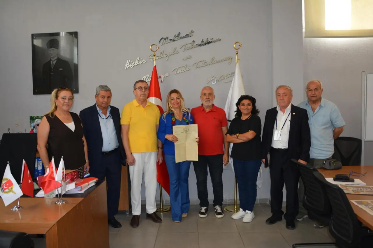 Ege Bölgesi'ndeki çeşitli cemiyetler, ortak hedefler ve işbirliği fırsatlarını tartışmak üzere bir araya geldi. Toplantıda, bölgesel kalkınma ve kültürel işbirlikleri üzerinde duruldu. Ege'nin sosyal ve ekonomik potansiyelinin artırılması amaçlandı.