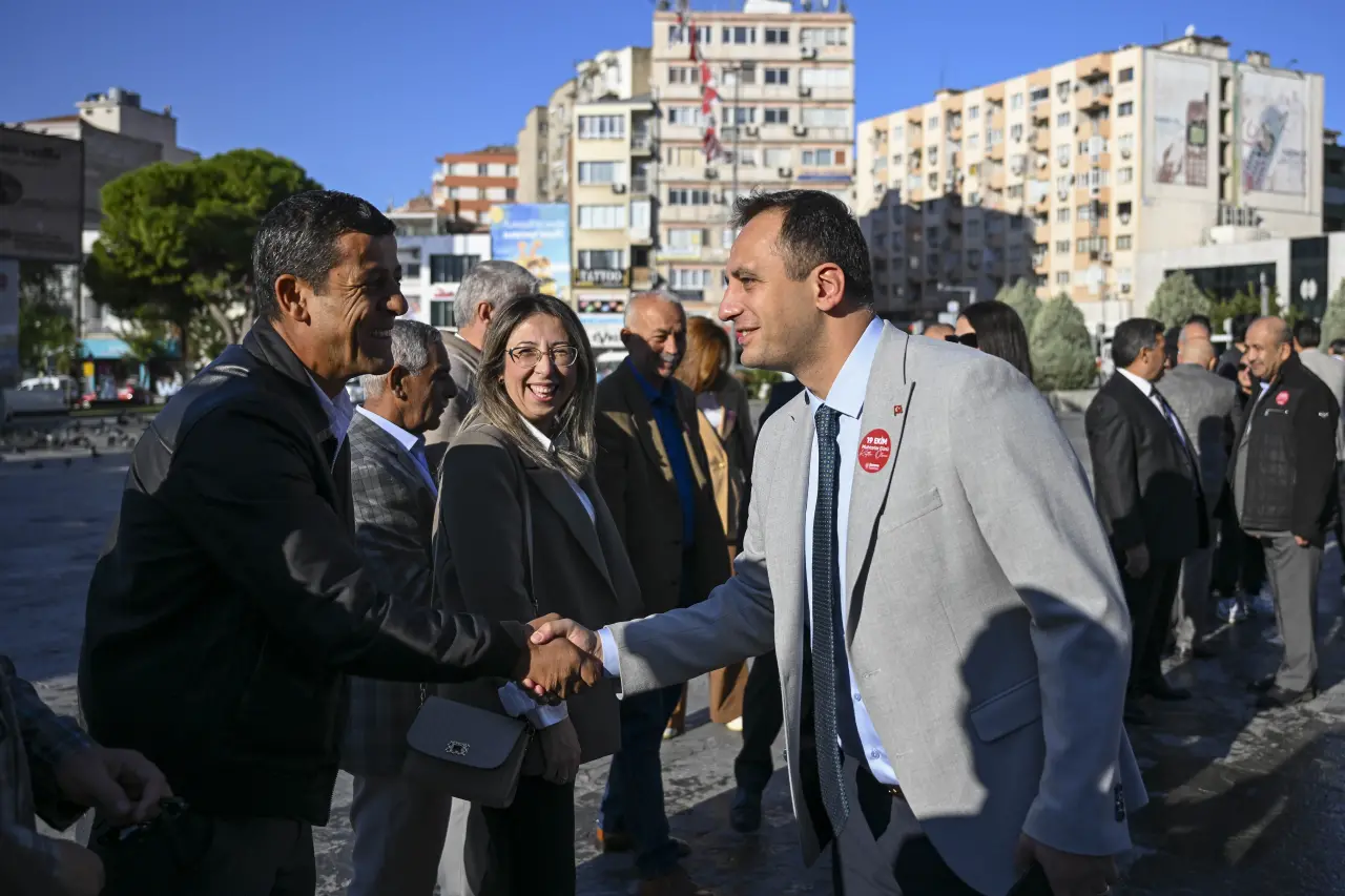 Bornova Kaymakamlığı, Bornova Belediyesi, Yaşar Üniversitesi ve Bornova Muhtarlar Derneği’nin ortaklığıyla hazırlanan “Bornova Muhtarlar Akademisi” Projesi, İçişleri Bakanlığı’ndan 200 bin TL hibe aldı. Kasım ayında başlayacak projeyle 45 mahalle muhtarına 6 ay boyunca çeşitli eğitimler verilerek iletişim ve yönetim becerileri geliştirilecek. Başkan Ömer Eşki, “Güçlü muhtar, güçlü Bornova demektir” diyerek projenin önemini vurguladı.
