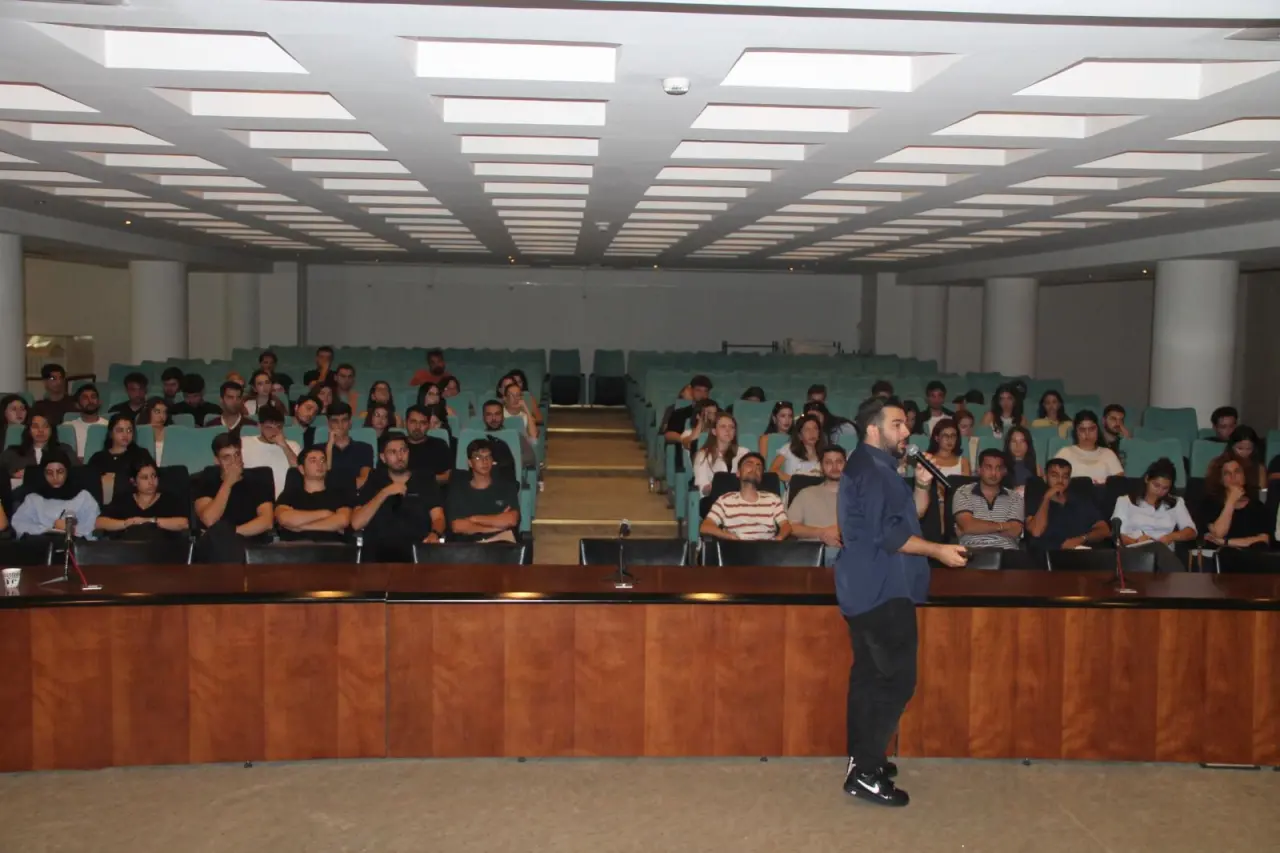 Efes Selçuk, mimarlık öğrencileri için tarihi ve kültürel değerleriyle ilham verici bir alan haline geldi. Öğrenciler, bölgenin zengin mirasını keşfederek tasarım anlayışlarını geliştirme fırsatı buldular.